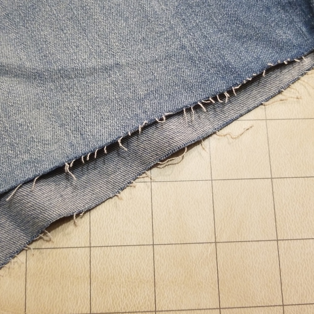 NWT Universal Thread High Rise Midi Jean Shorts size 00 - Picture 7 of 8